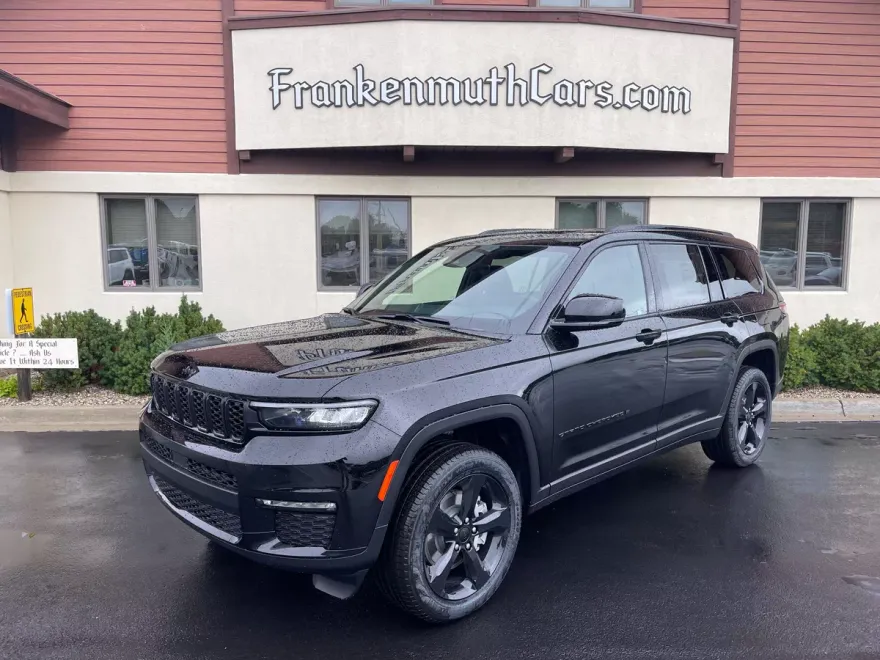 2025 Jeep Grand Cherokee Limited photo 1