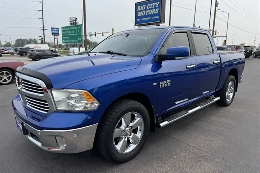 2016 Ram 1500 SLT photo 1