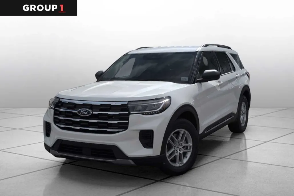 2025 Ford Explorer photo 1