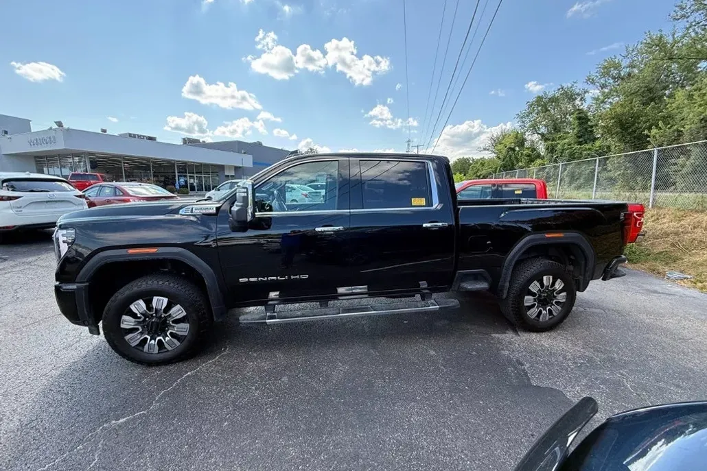 2024 Gmc Sierra HD Denali photo 1
