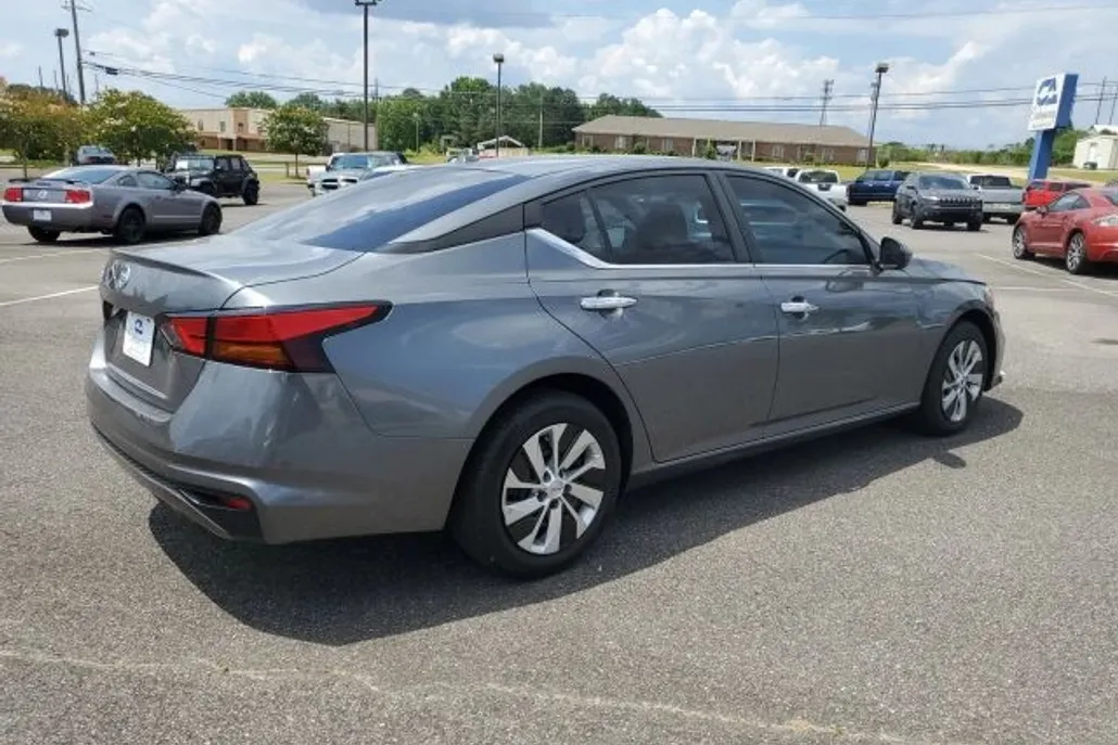 2020 Nissan Altima 2.5 S photo 1