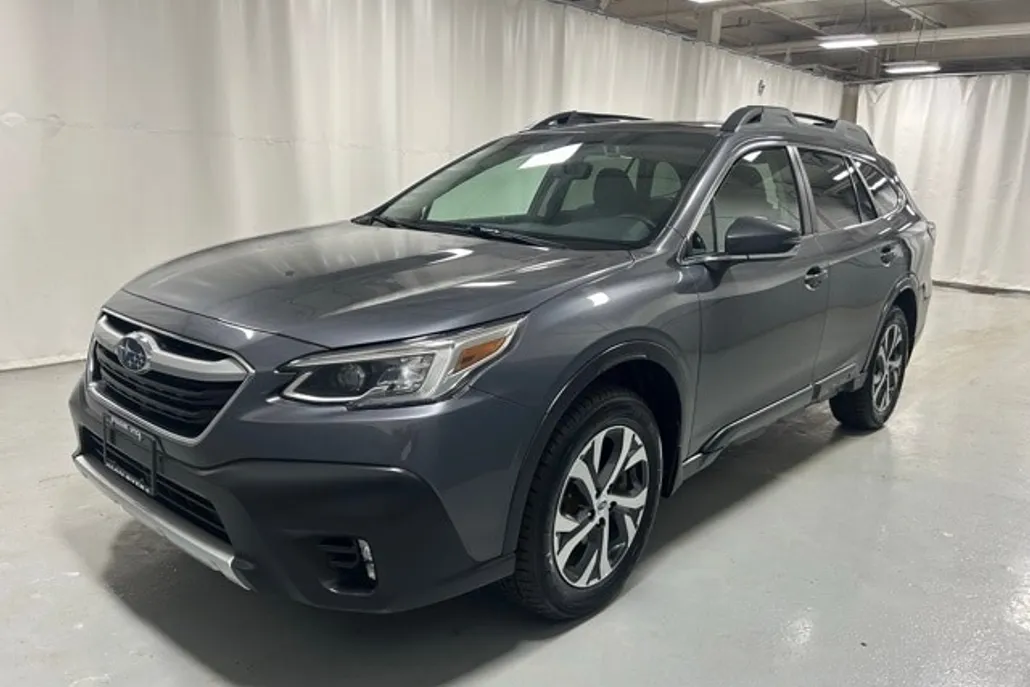 2022 Subaru Outback Limited XT photo 1