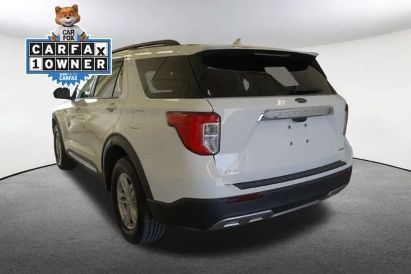 2023 Ford Explorer XLT photo 1