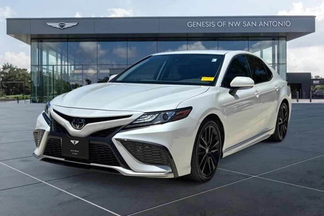 2023 Toyota Camry XSE photo 1