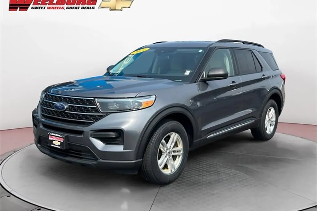 2022 Ford Explorer XLT photo 1