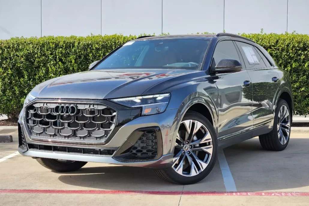 2025 Audi Q8 Premium Plus photo 1