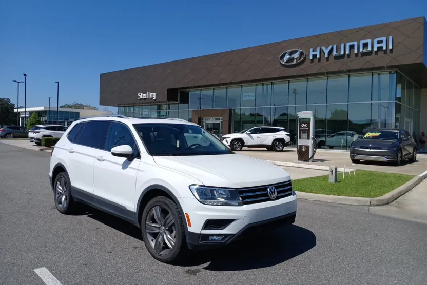 2021 Volkswagen Tiguan SEL photo 1