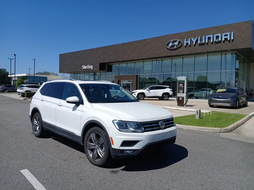 2021 Volkswagen Tiguan SEL photo 1