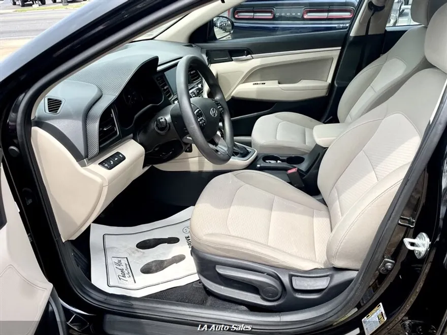 2020 Hyundai Elantra photo 9