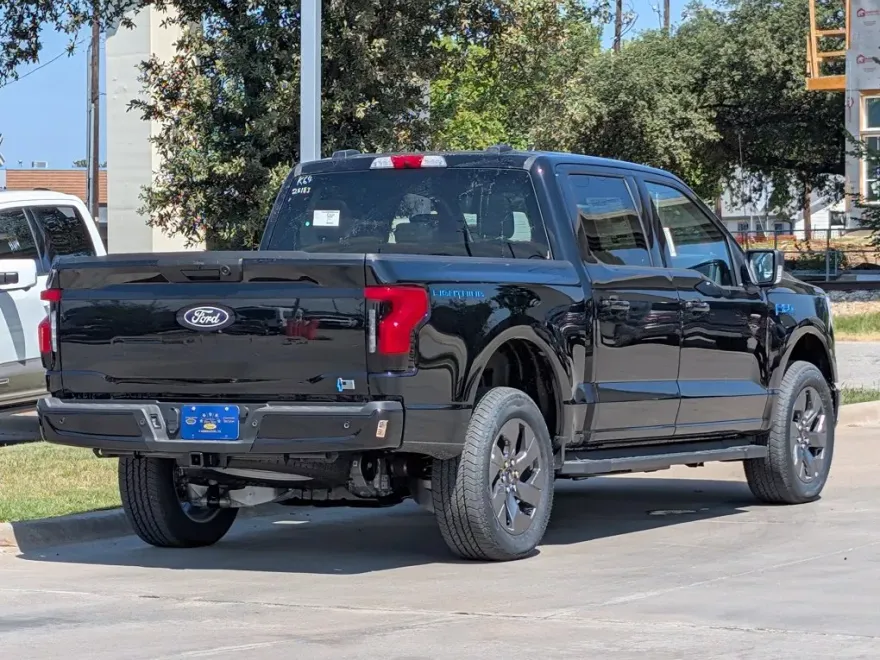 2025 Ford F-150 Lightning photo 1