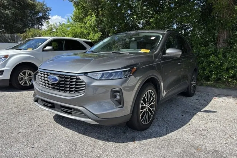 2023 Ford Escape Base photo 1
