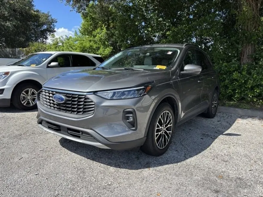 2023 Ford Escape Base photo 1
