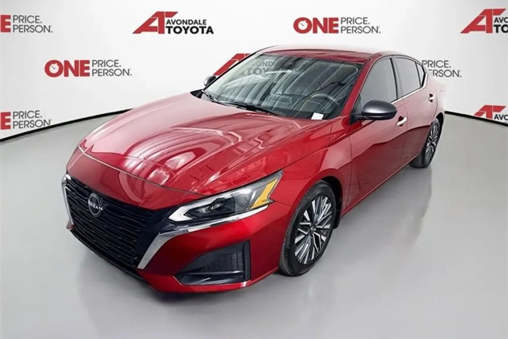 2024 Nissan Altima 2.5 SV photo 1