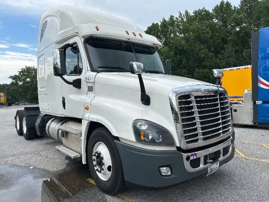 2019 Freightliner Cascadia 125" Sleeper Cab photo 1