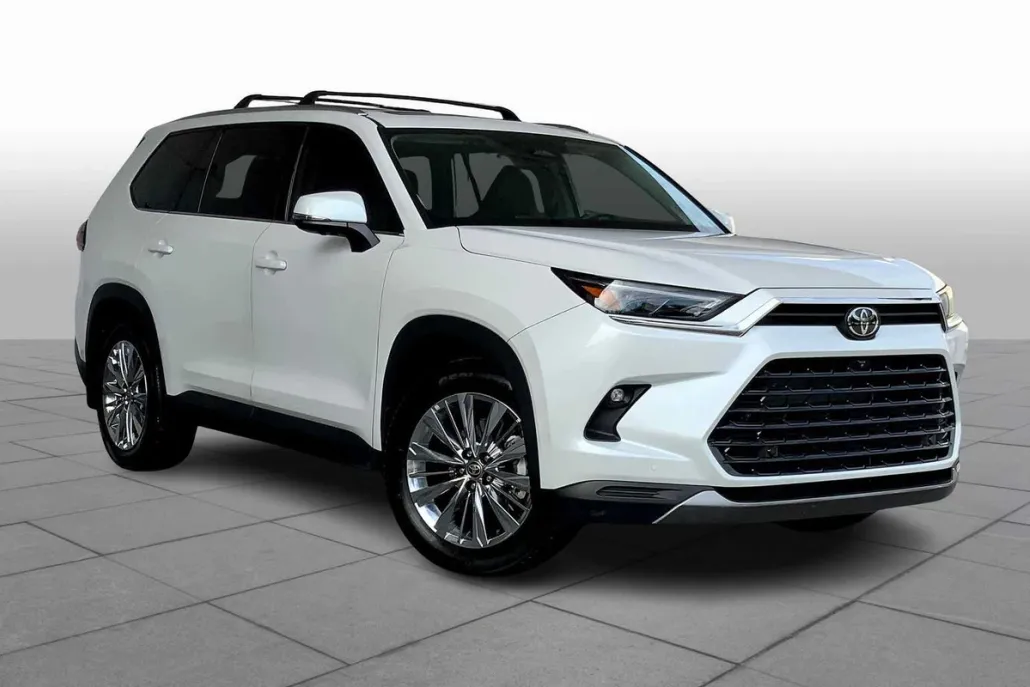 2024 Toyota Grand Highlander Platinum photo 1
