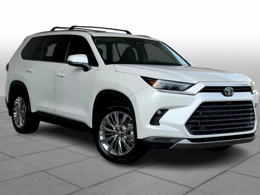 2024 Toyota Grand Highlander Platinum photo 1