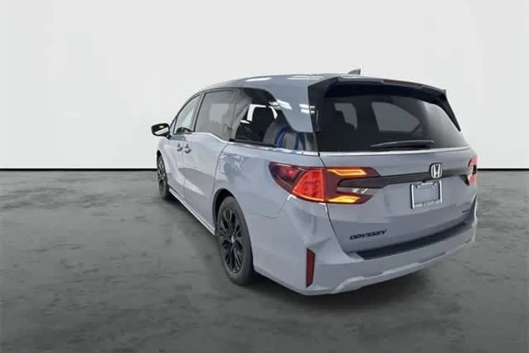 2026 Honda Odyssey photo 1