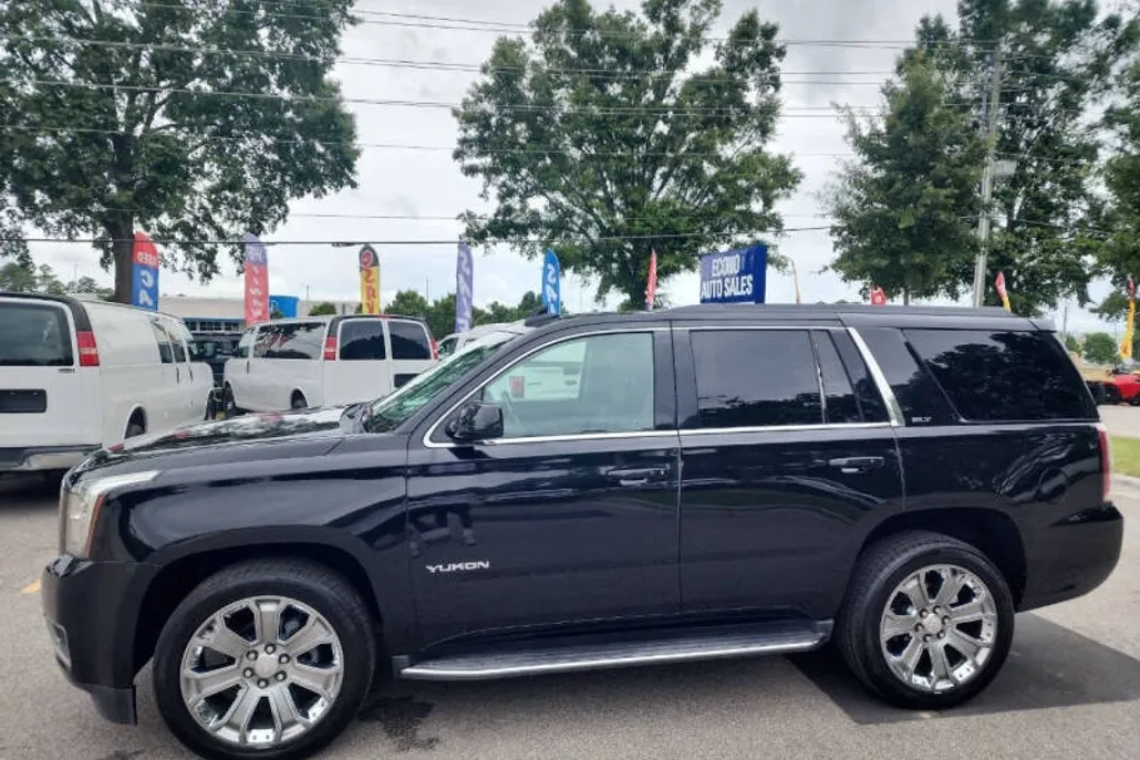 2017 Gmc Yukon SLT photo 1