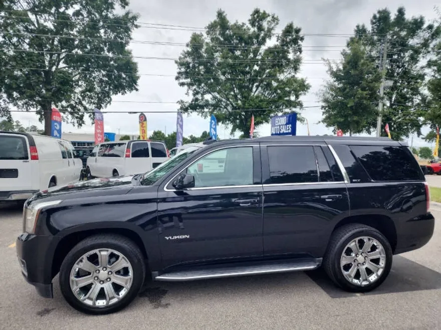 2017 Gmc Yukon SLT photo 1