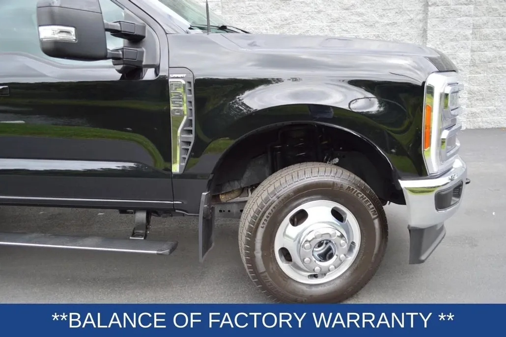 2023 Ford F-350 photo 1