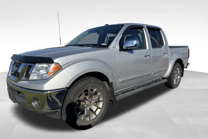 2019 Nissan Frontier SL photo 1