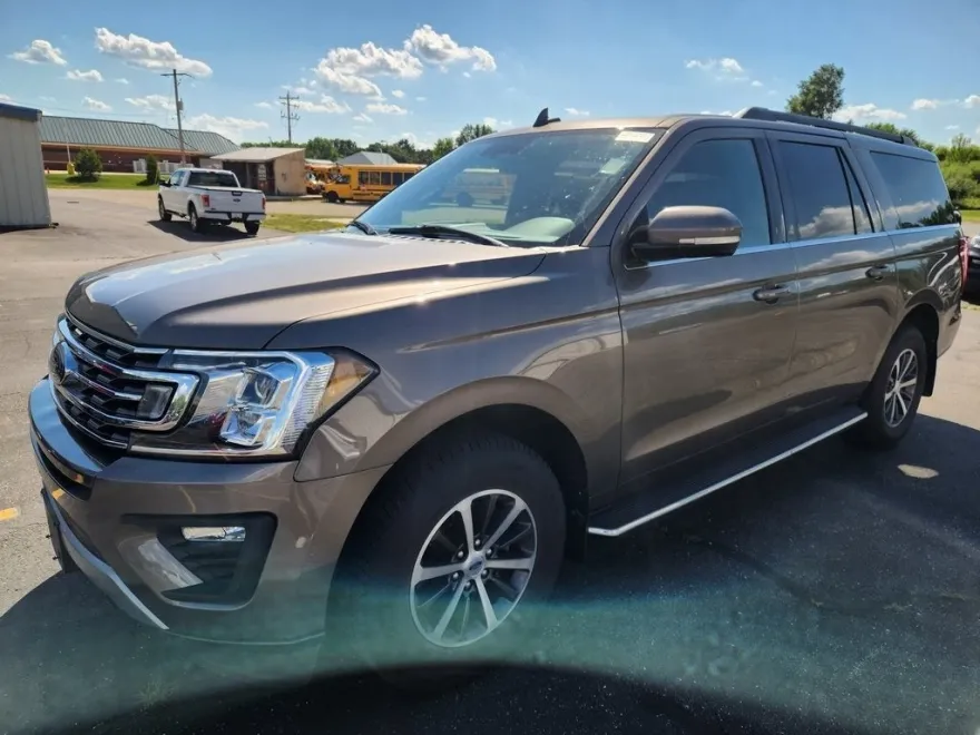 2019 Ford Expedition MAX XLT photo 1