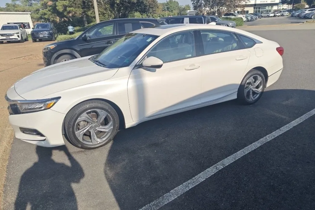 2018 Honda Accord EX-L photo 1