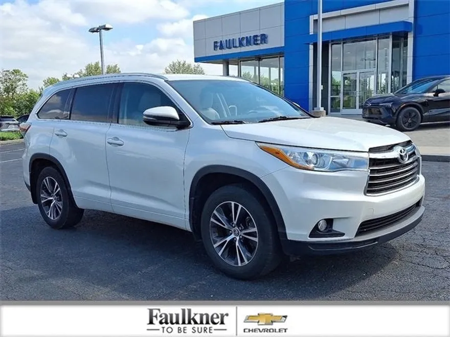 2016 Toyota Highlander XLE photo 1