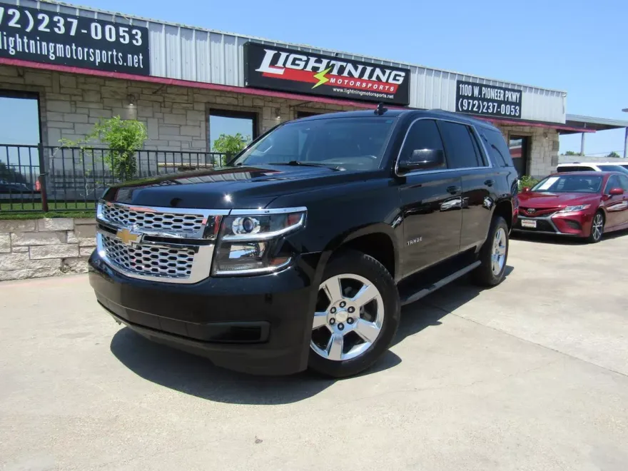 2016 Chevrolet Tahoe LT photo 1