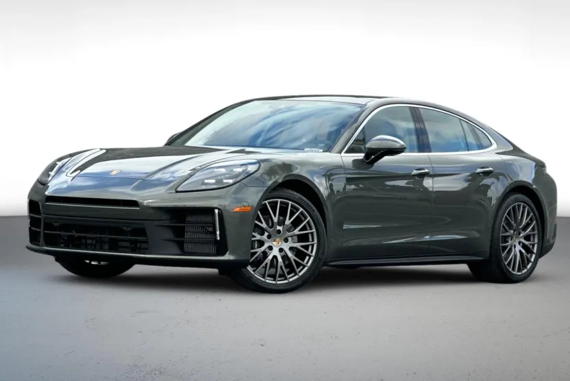 2025 Porsche Panamera 4 photo 1