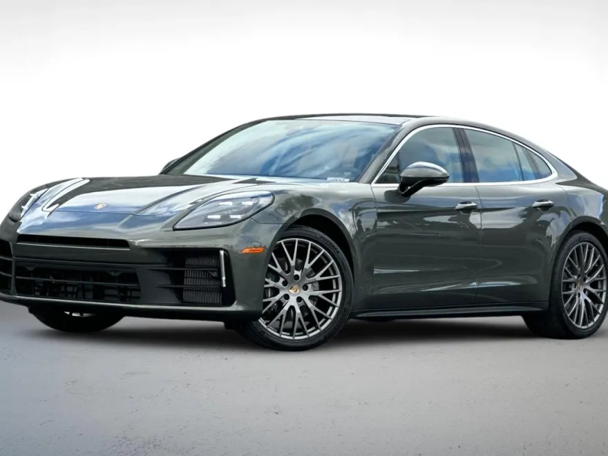 2025 Porsche Panamera 4 photo 1