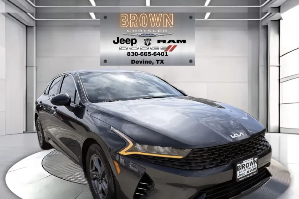 2023 Kia K5 LXS photo 1