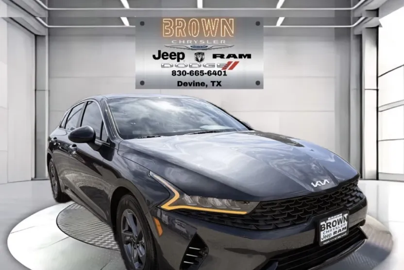 2023 Kia K5 LXS photo 1