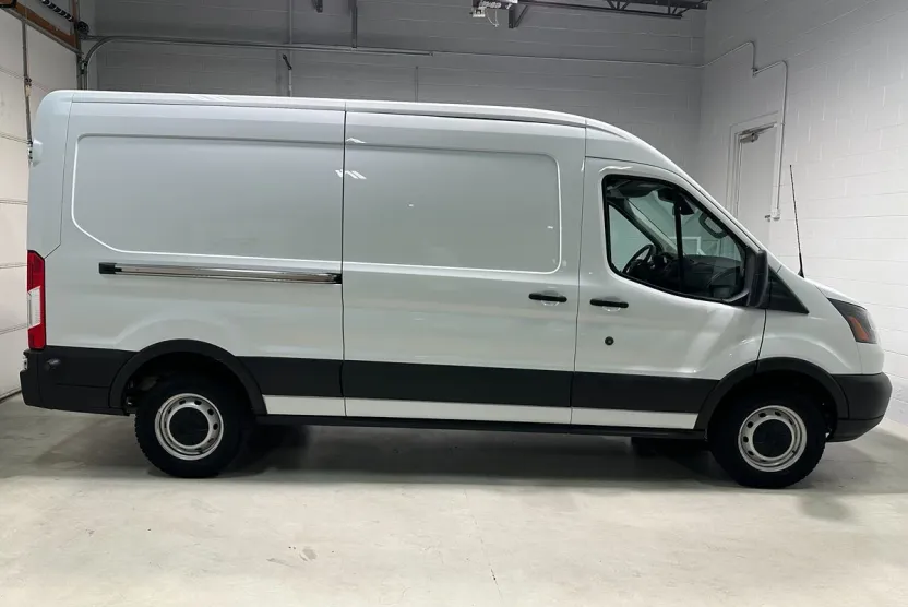 2019 Ford Transit Van photo 1