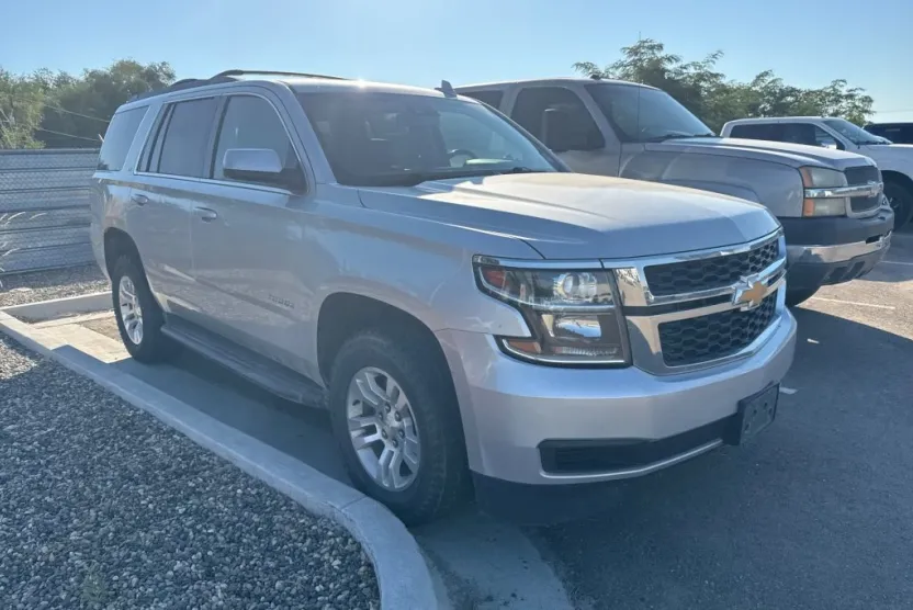 2017 Chevrolet Tahoe LT photo 1