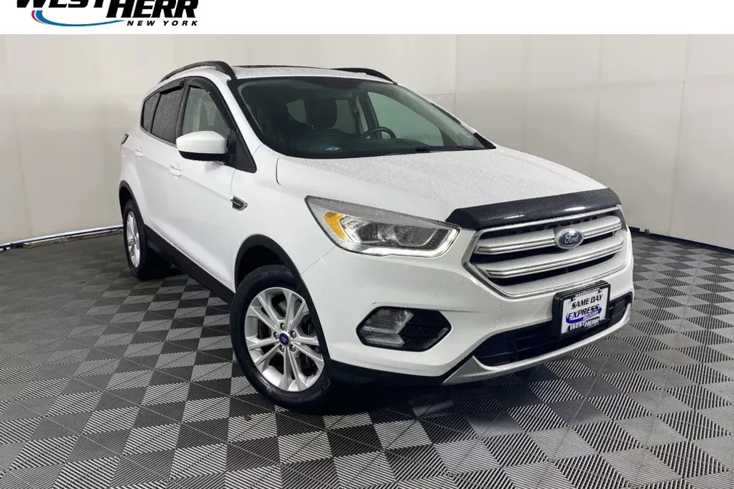 2018 Ford Escape SEL photo 1