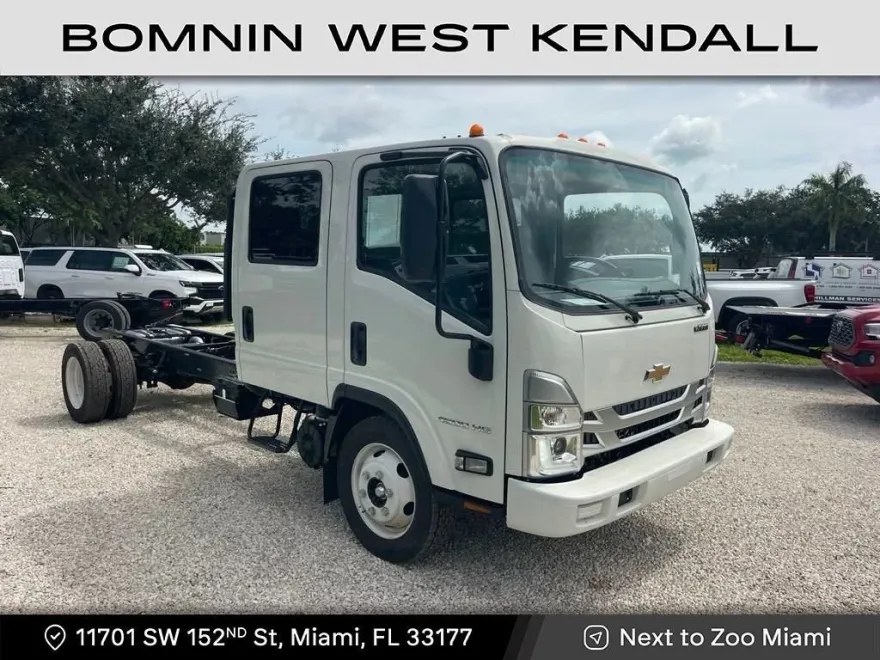 2024 Chevrolet Silverado 4500HD photo 1