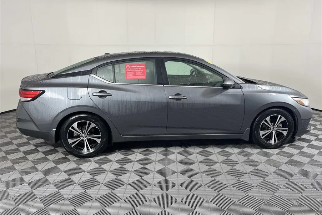 2021 Nissan Sentra SV photo 1