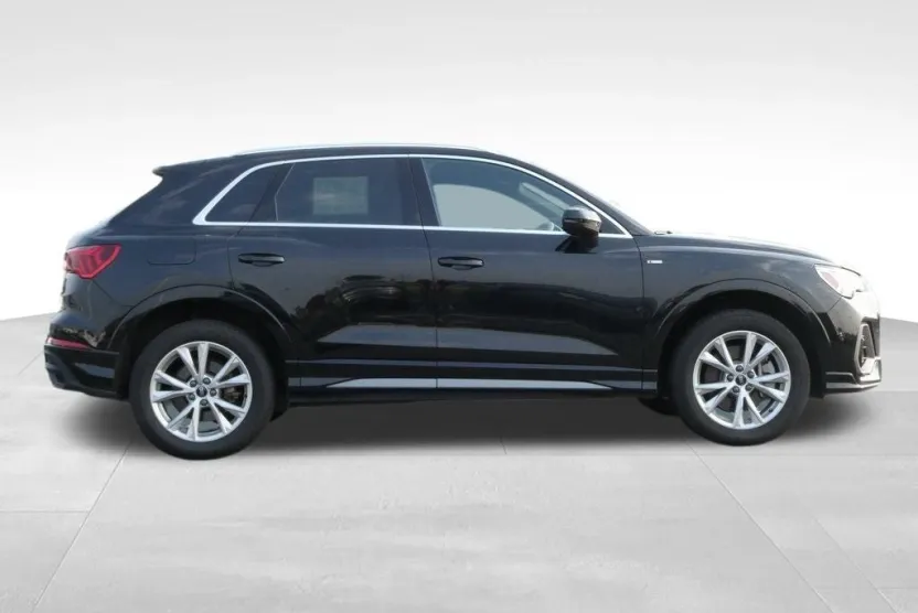 2023 Audi Q3 Premium S line photo 1
