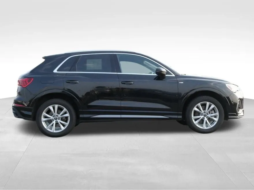 2023 Audi Q3 Premium S line photo 1