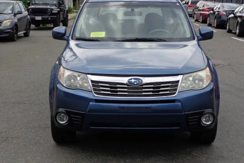 2010 Subaru Forester 2.5X photo 1
