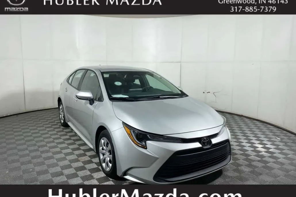 2024 Toyota Corolla LE photo 1