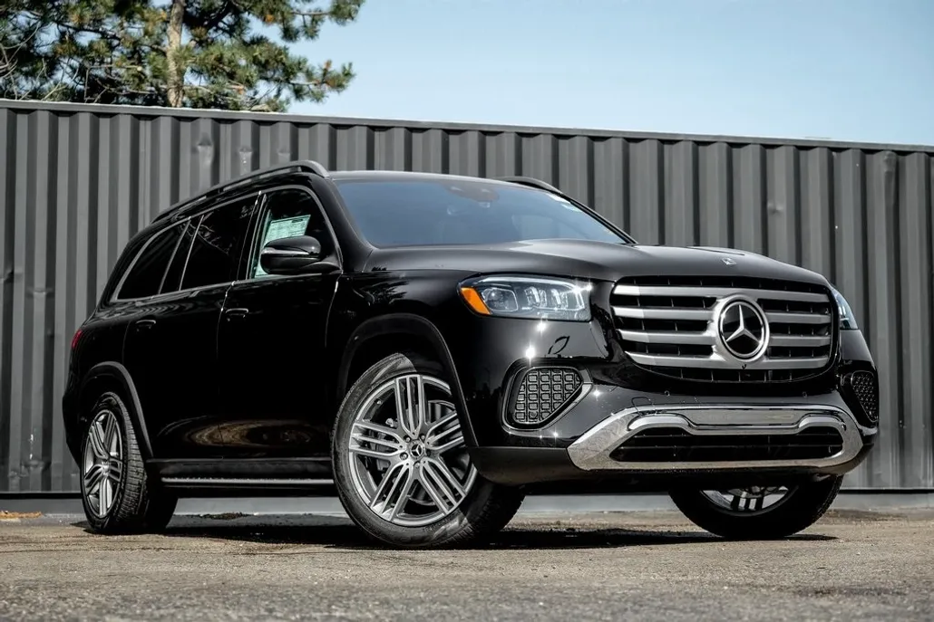 2025 Mercedes Benz GLS 450 4MATIC photo 1