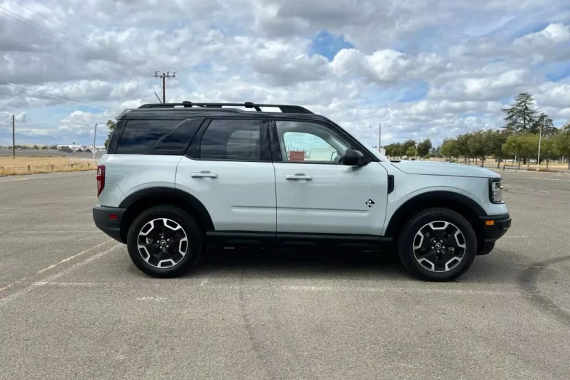2021 Ford Bronco Sport Outer Banks photo 1