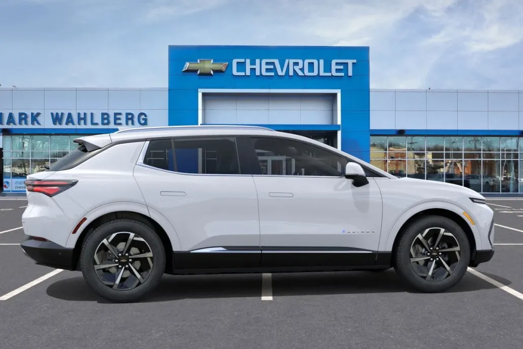 2025 Chevrolet Equinox EV 1LT photo 1