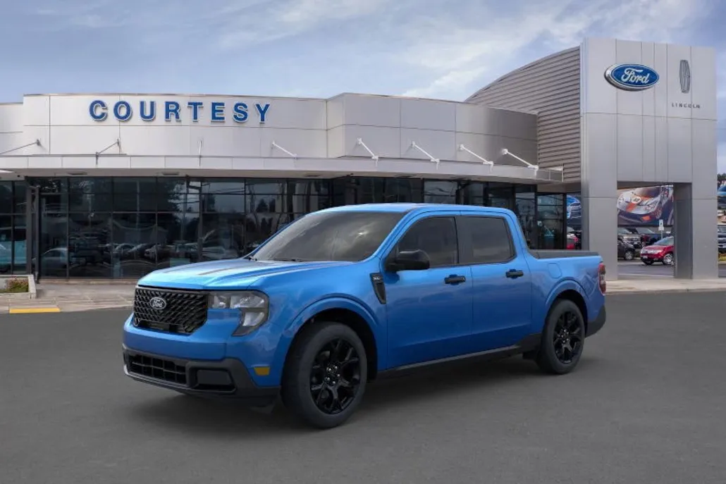 2025 Ford Maverick XLT photo 1