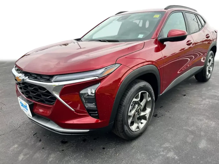 2025 Chevrolet Trax LT photo 1