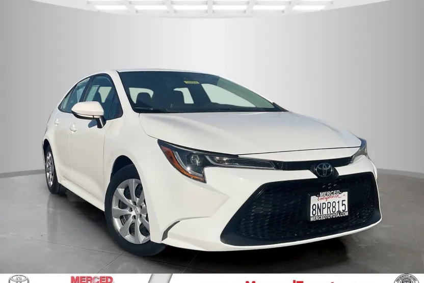 2020 Toyota Corolla LE photo 1