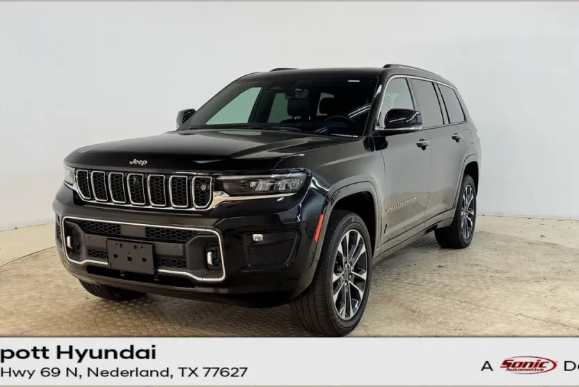 2022 Jeep Cherokee Overland photo 1