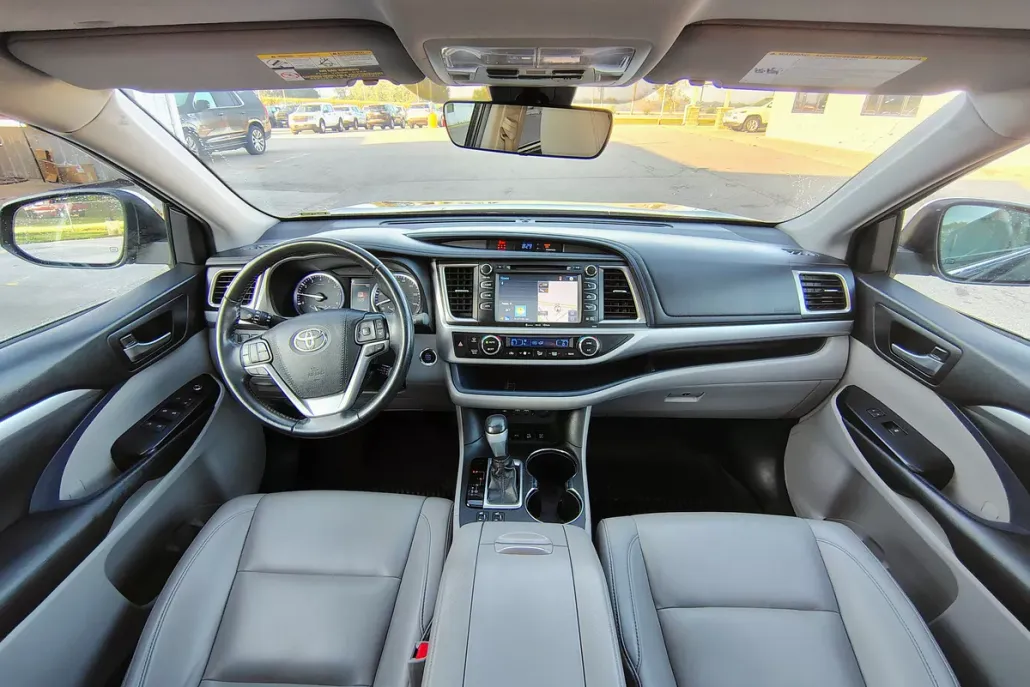 2019 Toyota Highlander SE XLE photo 1